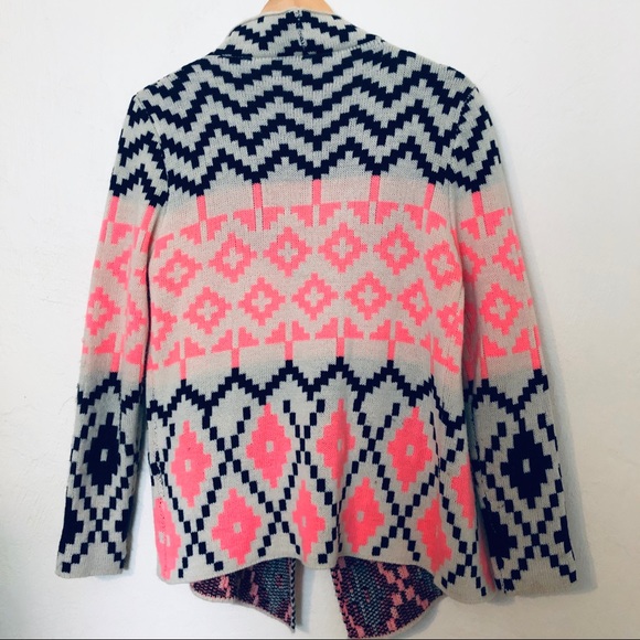 Geometric Aztec Ranch style Sweater - Picture 4 of 6